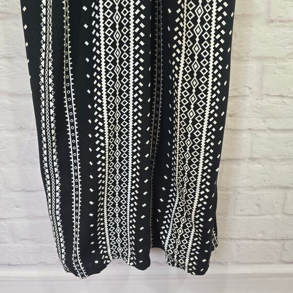 M No Boundaries Black White Aztec Print Maxi Dress NWT Size S Padded Slit Sides - Picture 4 of 11
